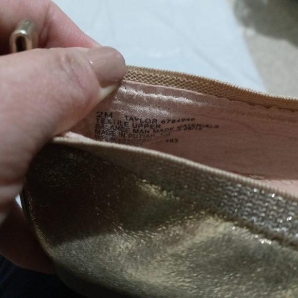 Olive & Edie gold colored shoes - Picture 4 of 8